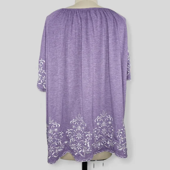 BloomChic Lavender Embroidered Blouse Size 18/20 - Picture 2 of 6